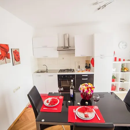 Royal Rest Apartment
