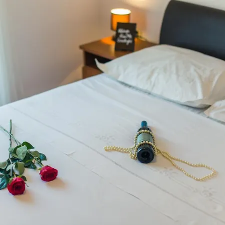 Royal Rest Apartment *