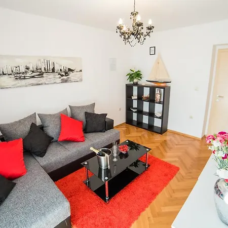 Royal Rest Apartment Split