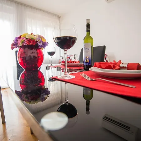 Royal Rest Apartment